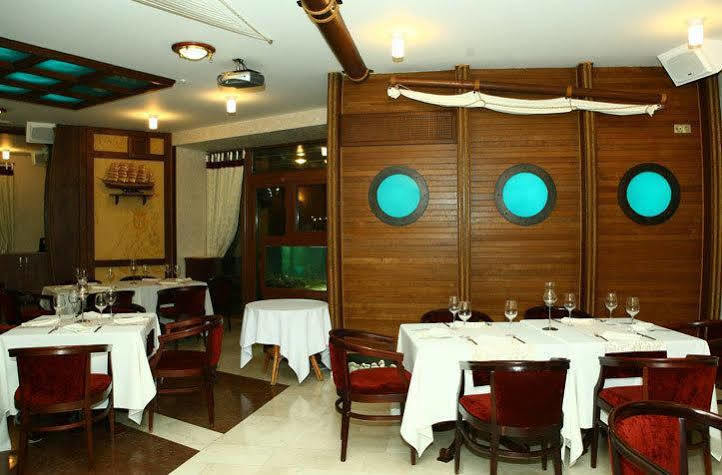 Columbus Hotel Oldenburg Bagian luar foto
